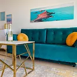 Intempo By Holuxe - 194 - 19th Floor Apartman